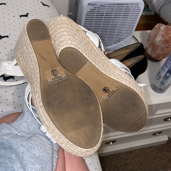 white wedges - Picture 3 of 3